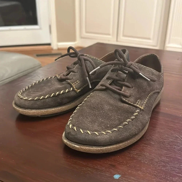 Born dark brown suede shoes (I think 6.5 size in women size) - Picture 1 of 10